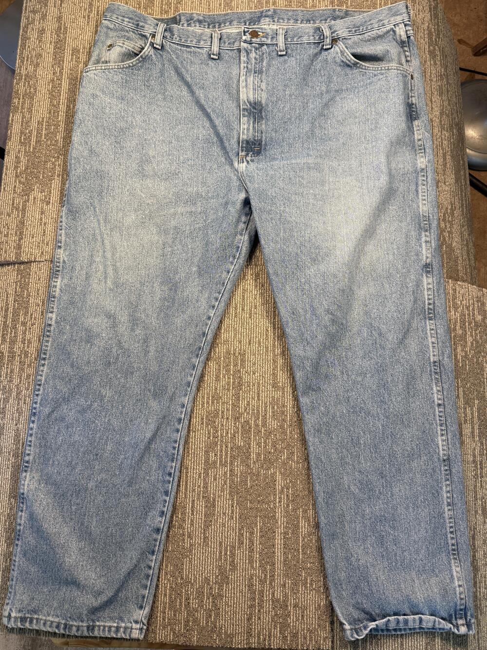 Wrangler Jeans Mens 48x30 Blue Light Wash Regular Fit Straight Leg Denim Pants